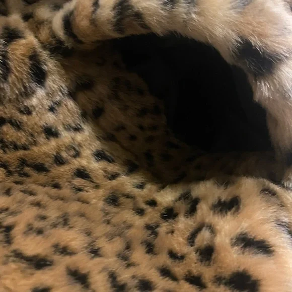 East 5th Coat - Picture 5 of 8